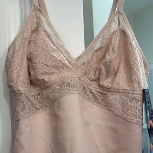 Maidenform Lace Trimmed bodysuit in Cream NWT